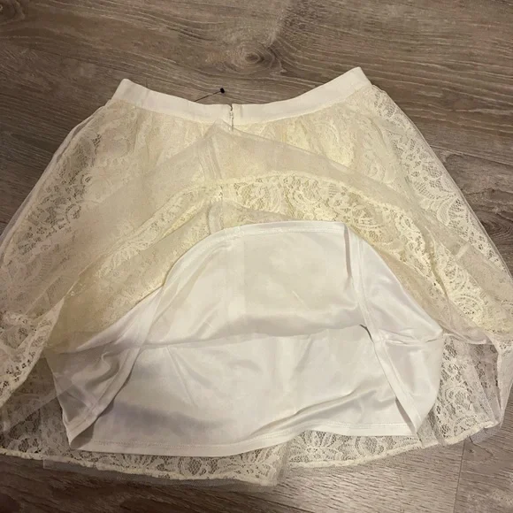 Express Cream Lace A-Line Skirt - Picture 6 of 6